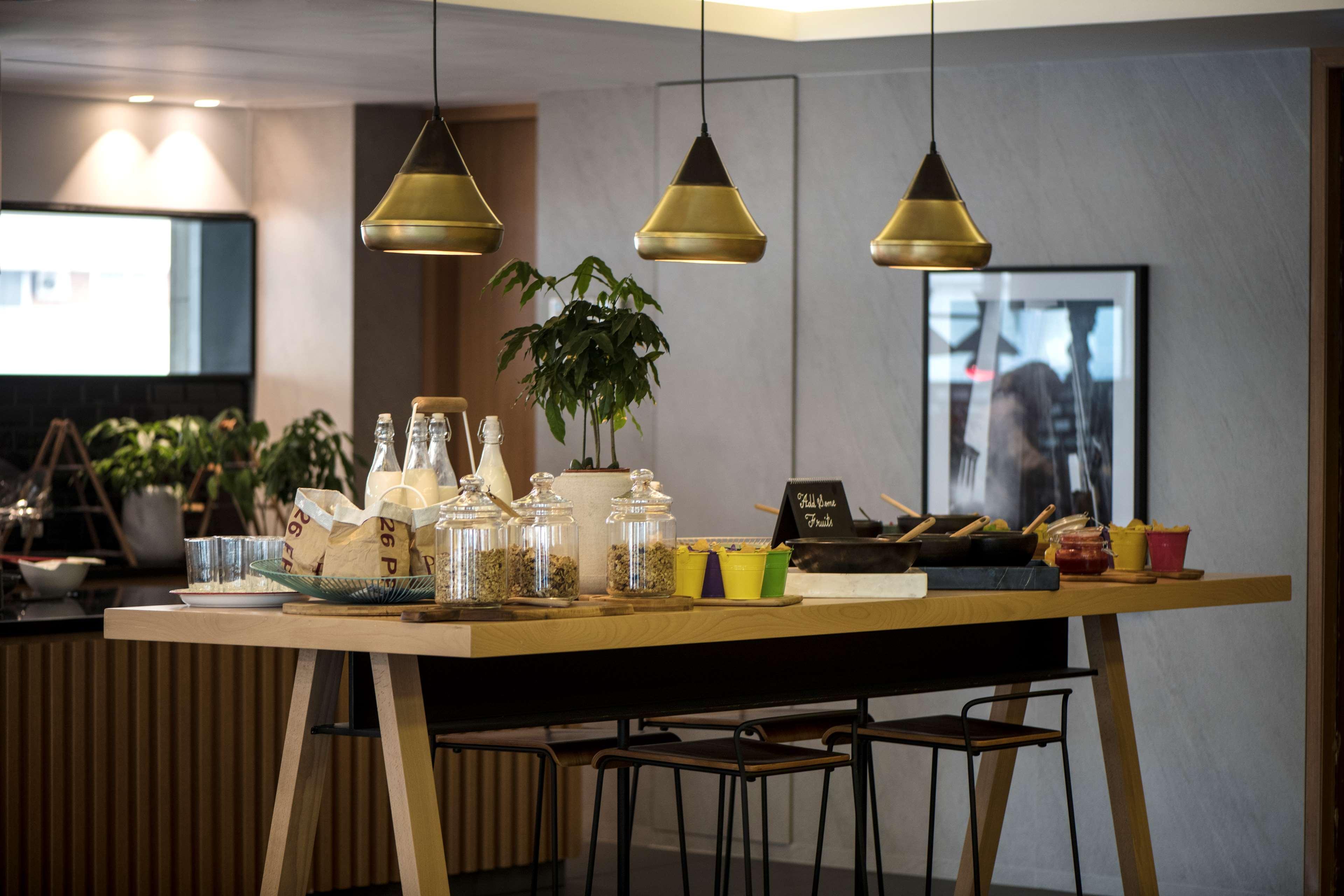 Radisson Blu Hotel, Beirut Verdun Extérieur photo The kitchen at the London office