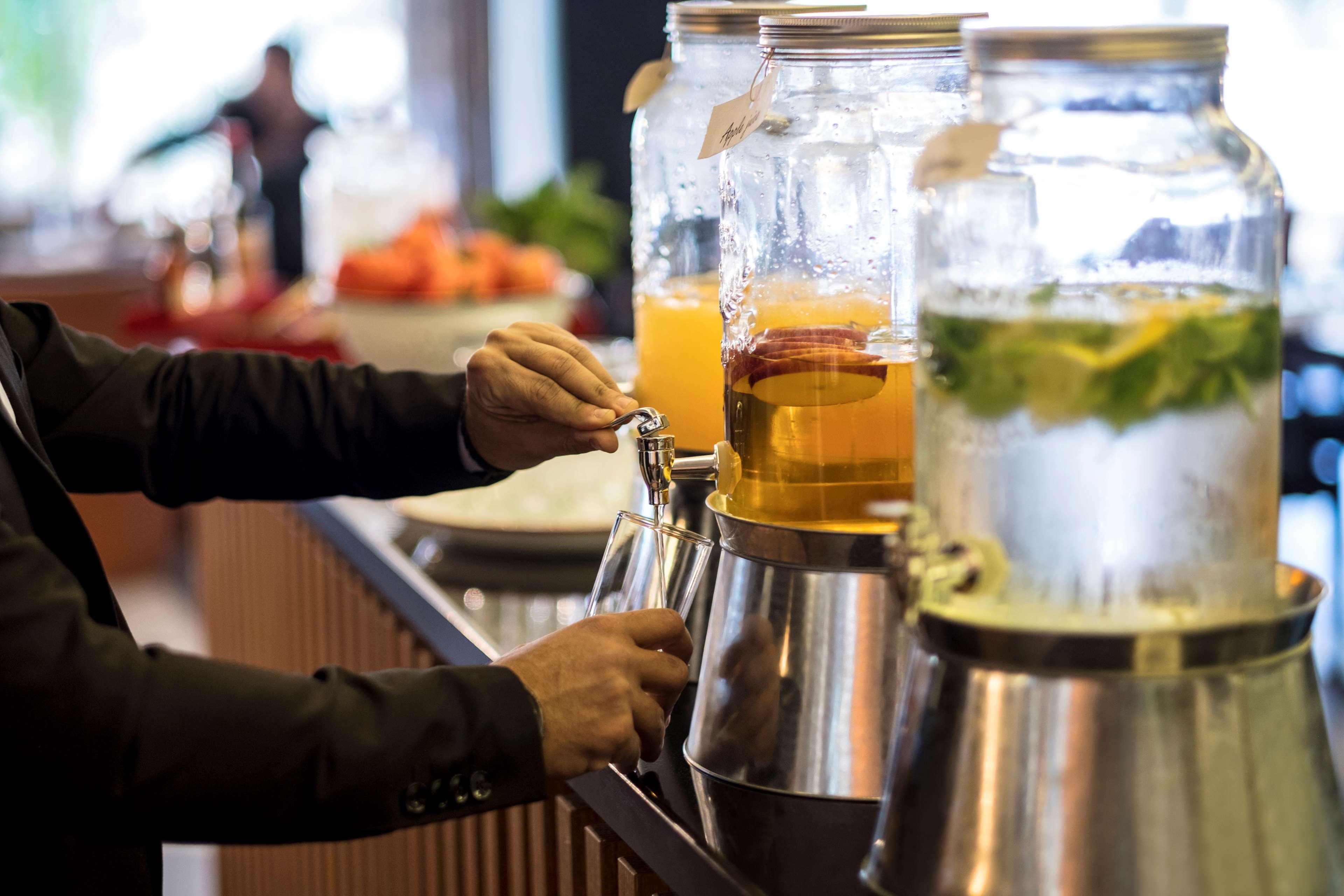 Radisson Blu Hotel, Beirut Verdun Extérieur photo A beverage dispenser