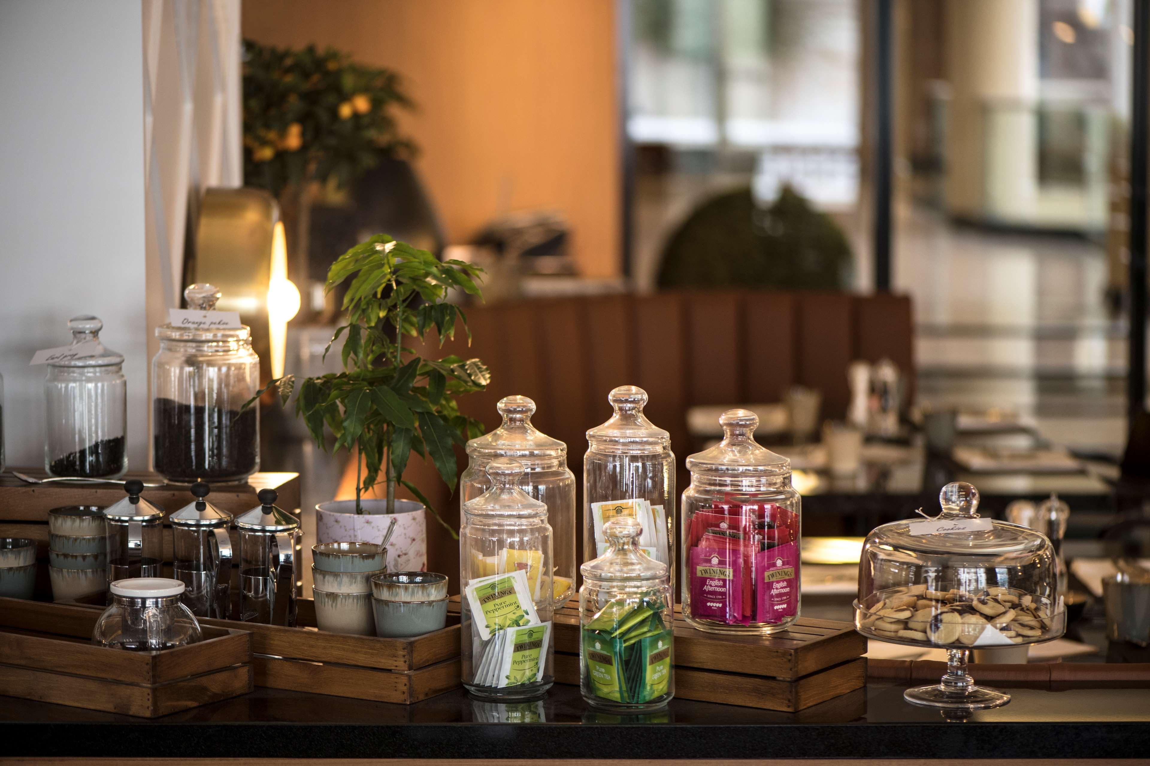Radisson Blu Hotel, Beirut Verdun Extérieur photo A selection of teas at the Mandarin Oriental, Paris