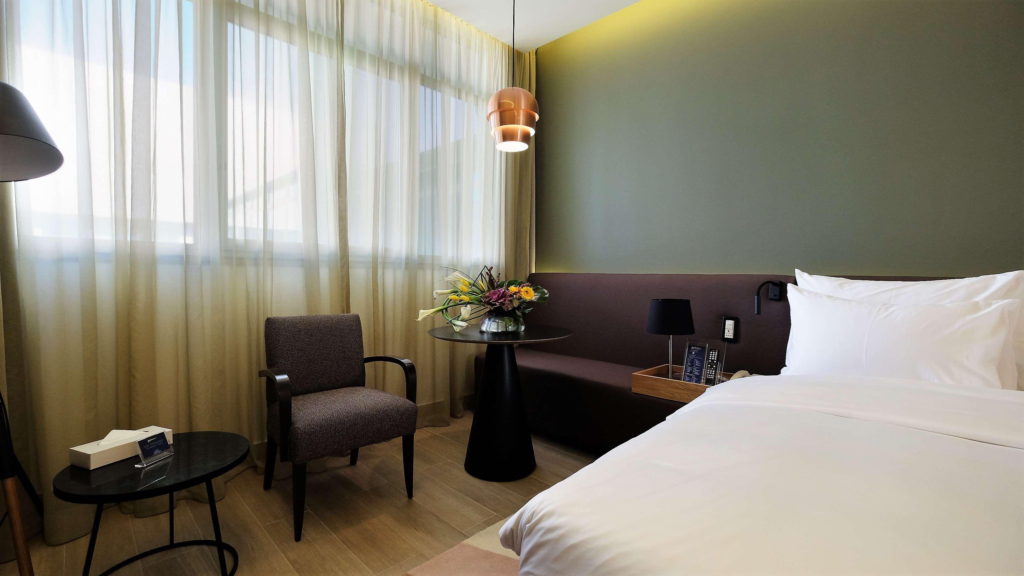 Radisson Blu Hotel, Beirut Verdun Extérieur photo Deluxe Room