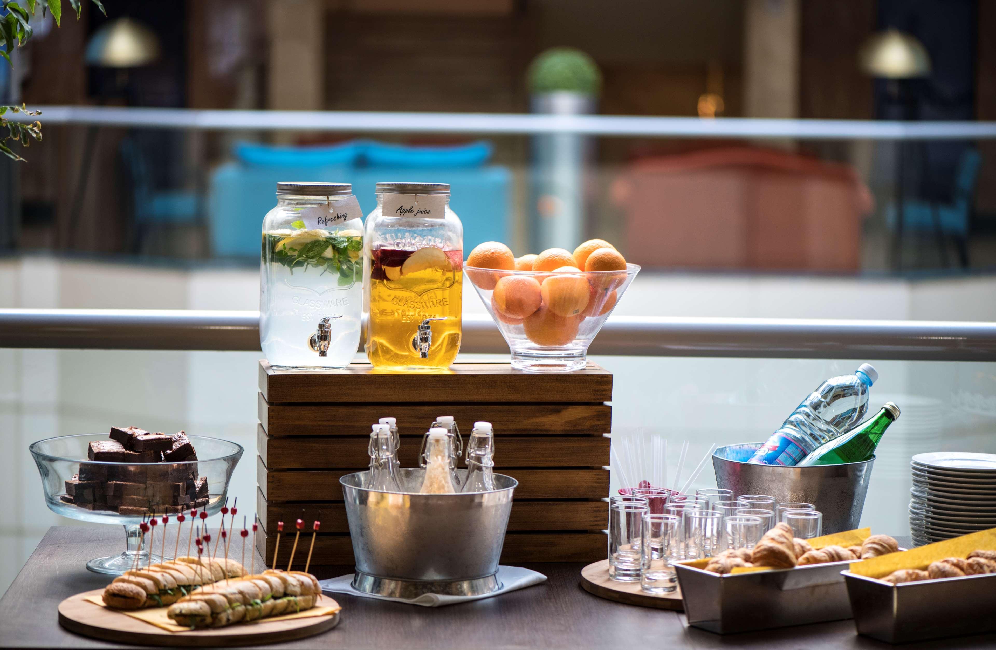 Radisson Blu Hotel, Beirut Verdun Extérieur photo A selection of drinks and snacks at a party
