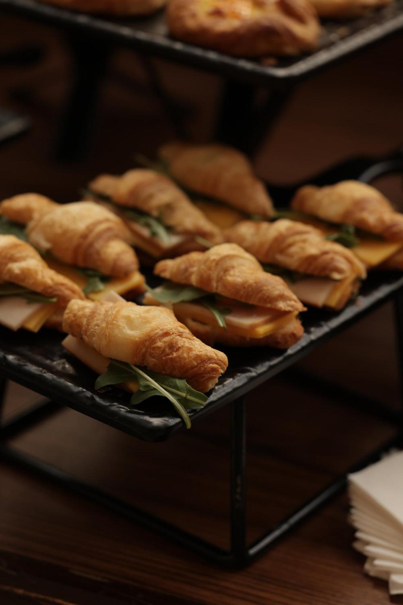 Radisson Blu Hotel, Beirut Verdun Extérieur photo Croissants with ham and cheese
